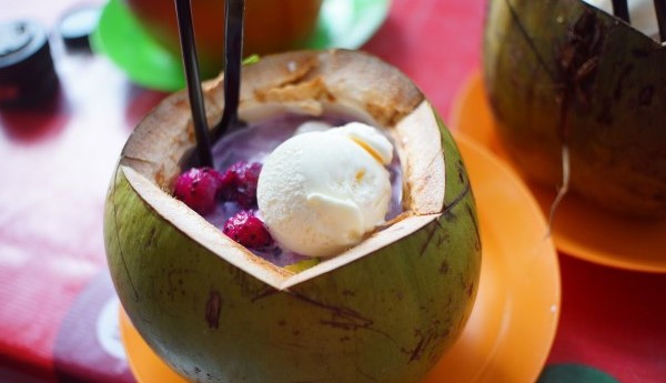 es buah kelapa muda